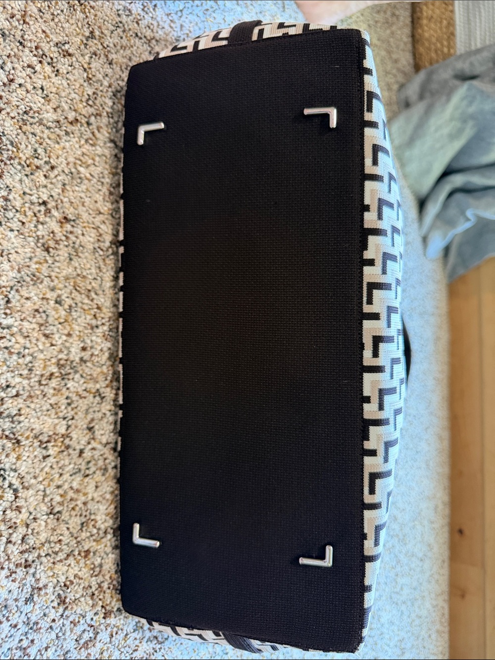 lululemon athletica Black & White Geometric Tote with Removable Pouch - Picture 6 of 7